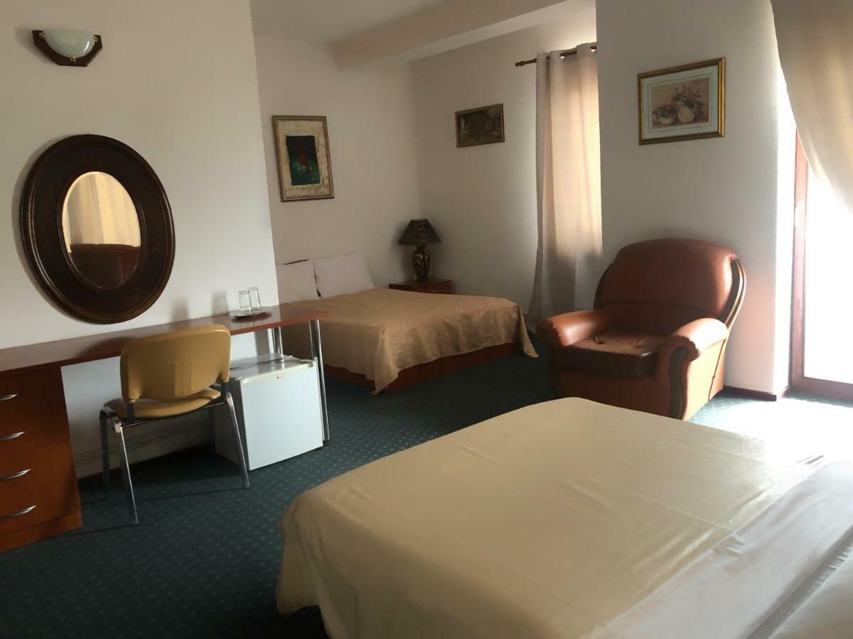Hotel Vergina Skopje Ngoại thất bức ảnh